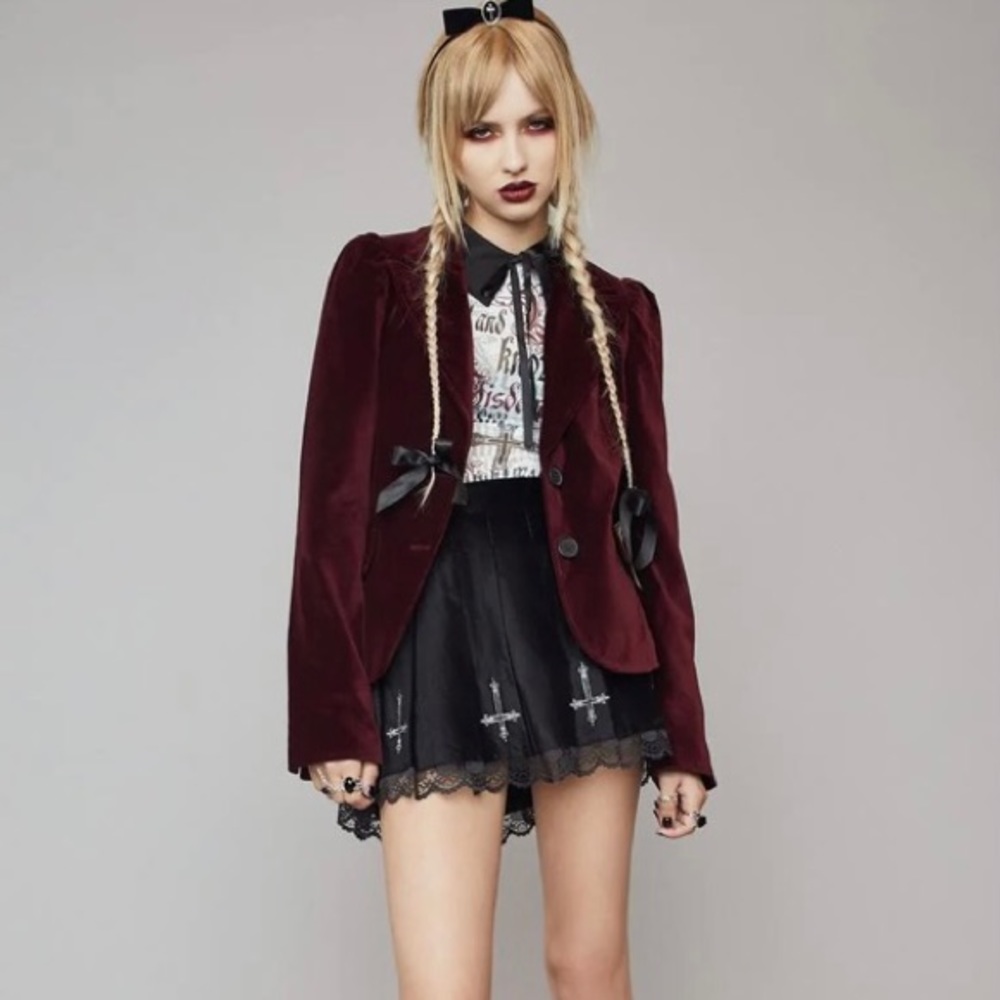 Xs velvet jacket from widow of dollskill.